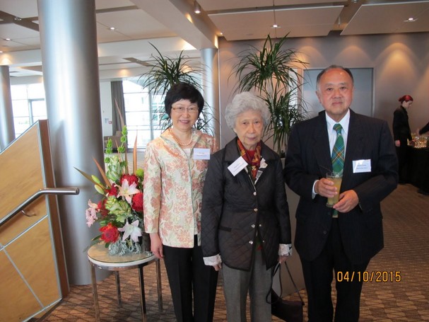 Chairman of HKU Foundation, President of HKUAA New Zealand Mrs Terry Mak and Dr Wilson Young