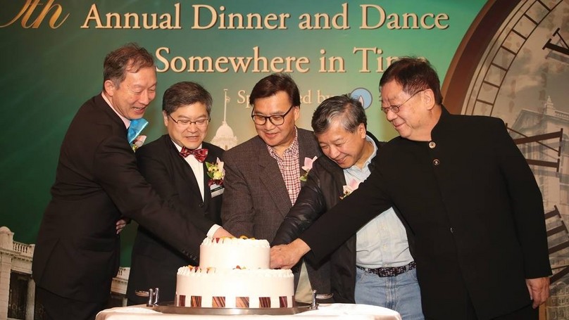 HKUEAA 40th Annual Dinner Cake Cutting